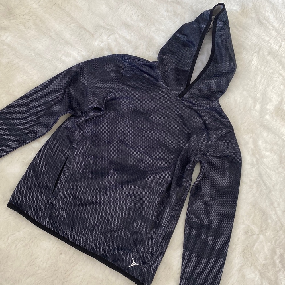Gray Camo OLD NAVY ACTIVE Boys Hoodie, Size 8 (M)